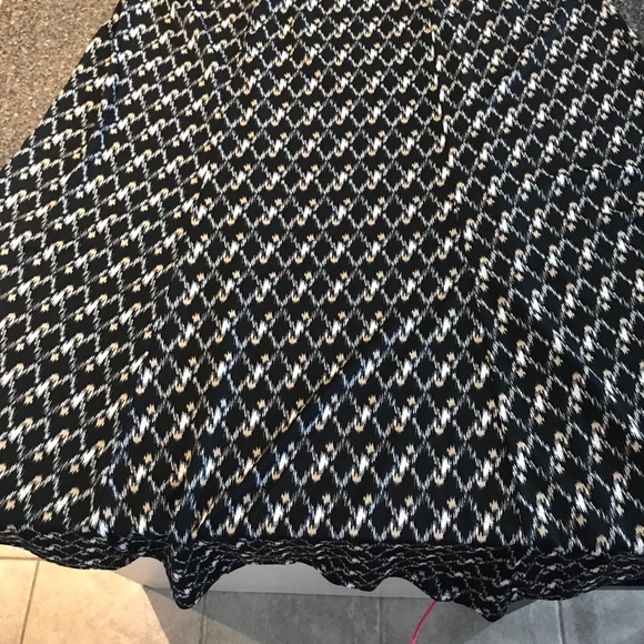 Skirt - Picture 3 of 4